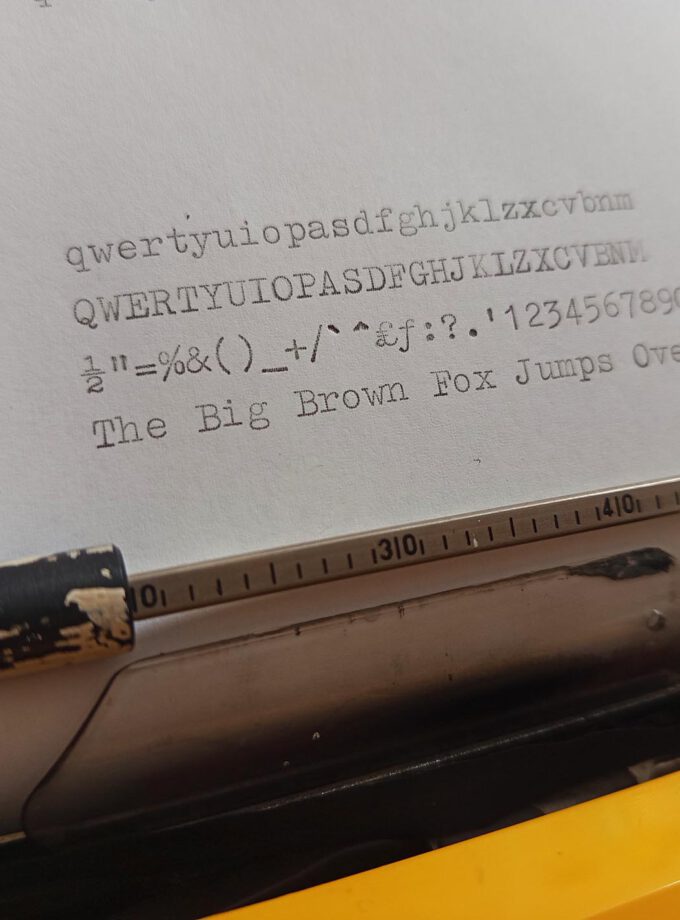 Electric Typewriter YELLOW Triumph Gabriele 2000 Electric
