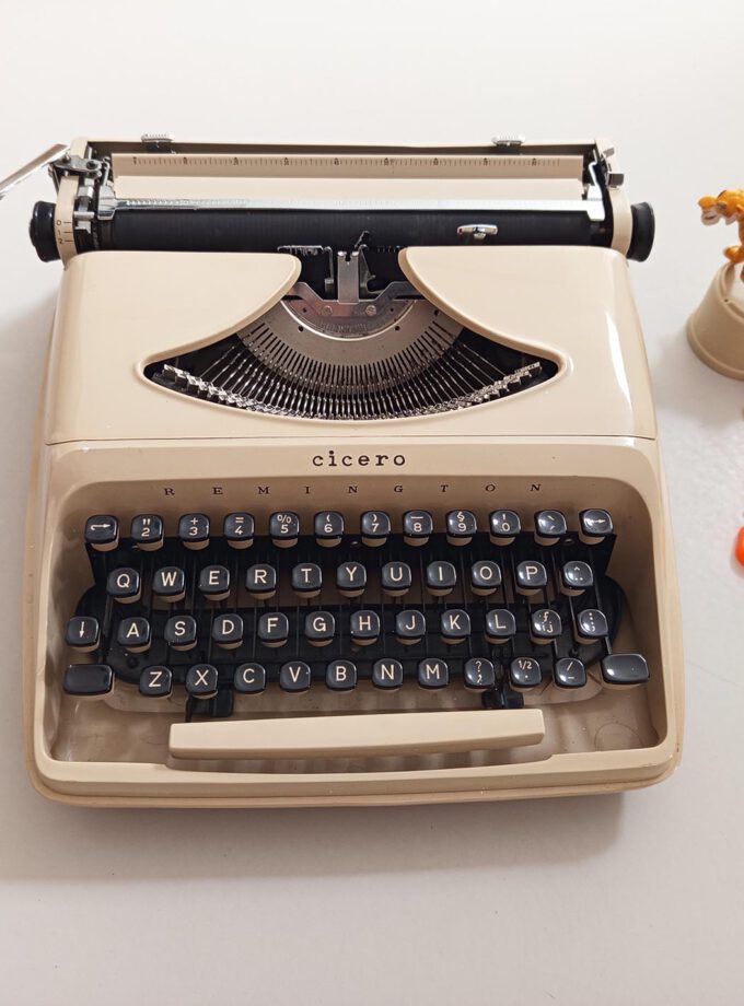 Vintage Remington Cicero Typewriter