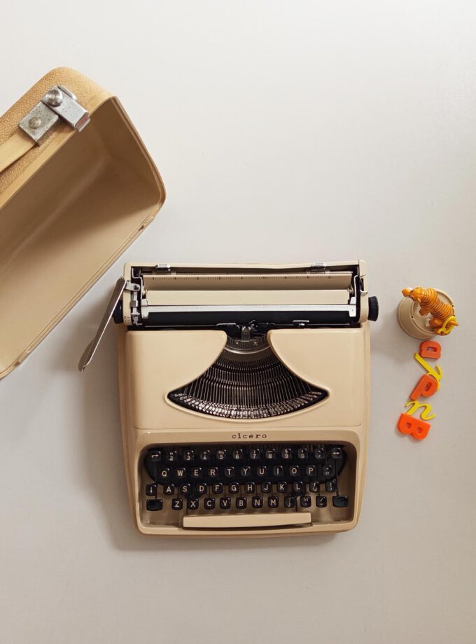 Vintage Remington Cicero Typewriter