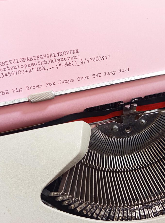 Miss Lady Vintage Underwood 18 Typewriter