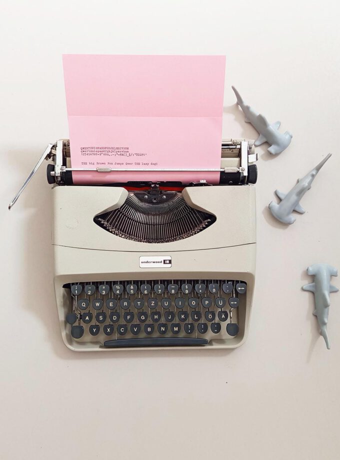 Miss Lady Vintage Underwood 18 Typewriter
