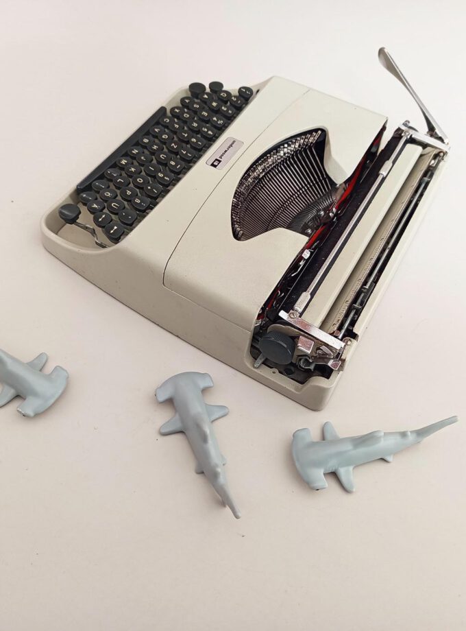 Miss Lady Vintage Underwood 18 Typewriter