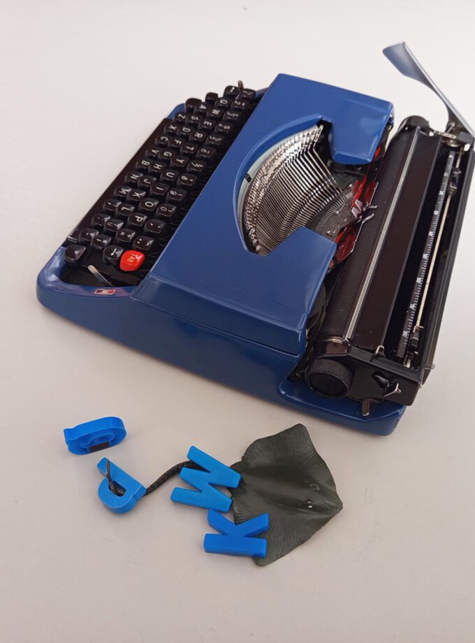 Vintage Vendex 750 Denim Blue Typewriter Cubic