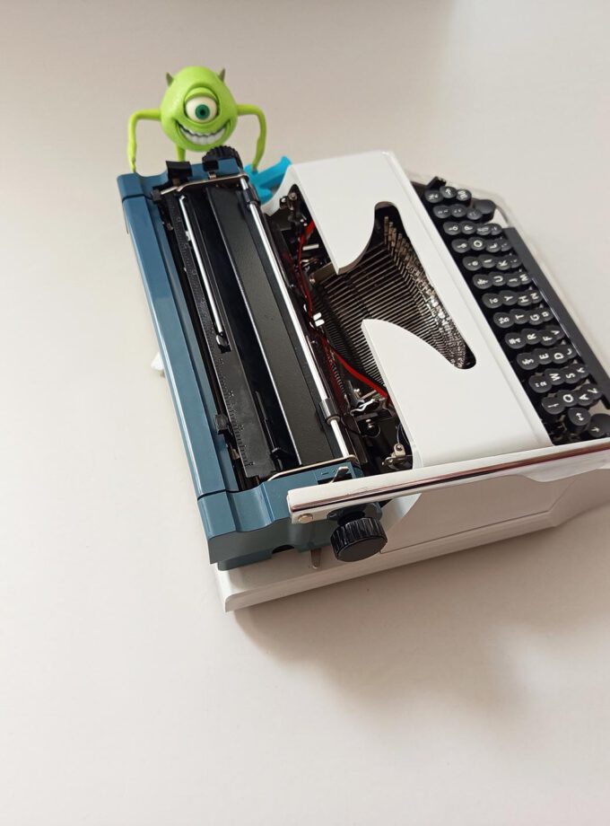 Vintage Erika Light Grey/Blue Typewriter Pica