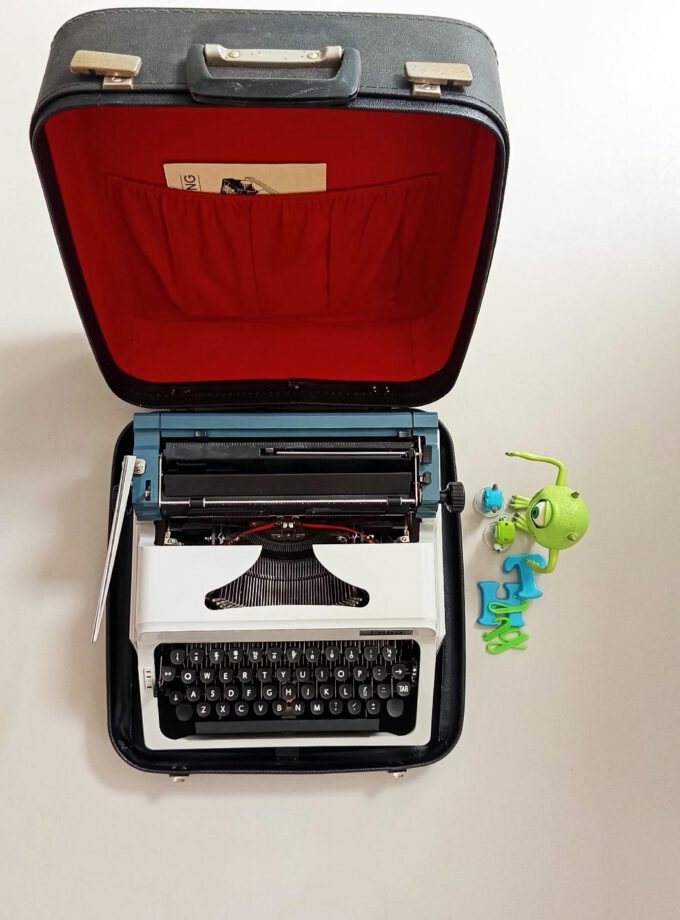 Vintage Erika Light Grey/Blue Typewriter Pica