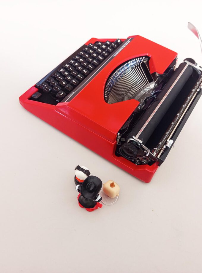Vintage Red Remington Sperry Idool Typewriter