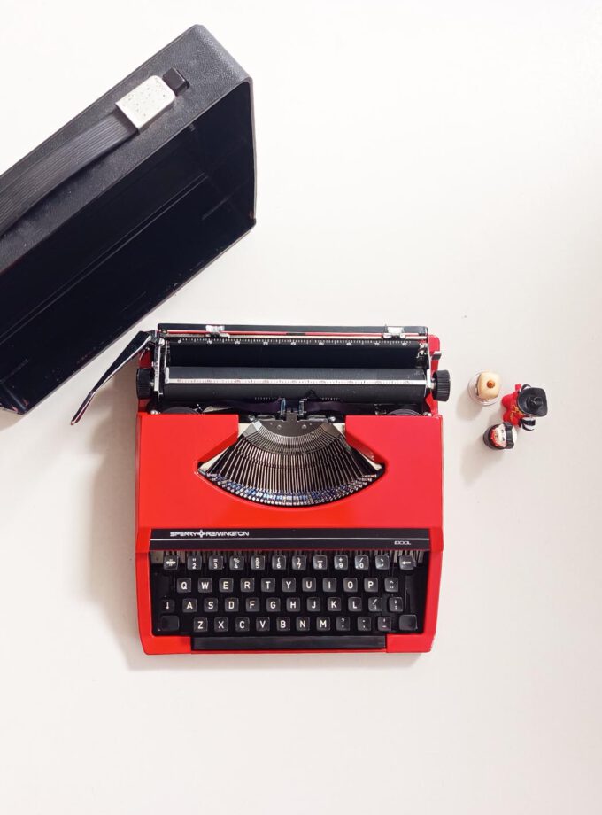 Vintage Red Remington Sperry Idool Typewriter