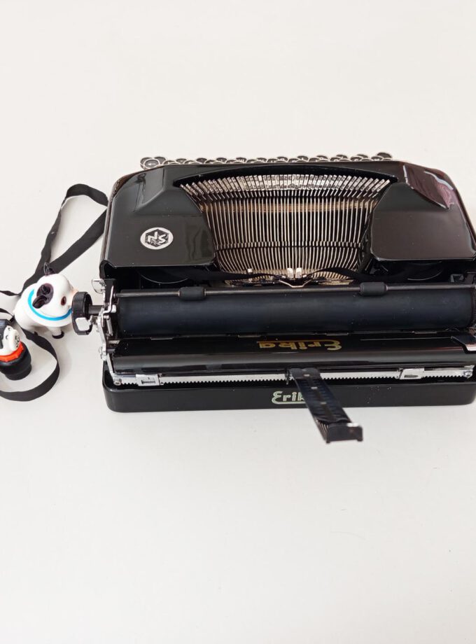 Vintage Old Erika Model 8 Typewriter