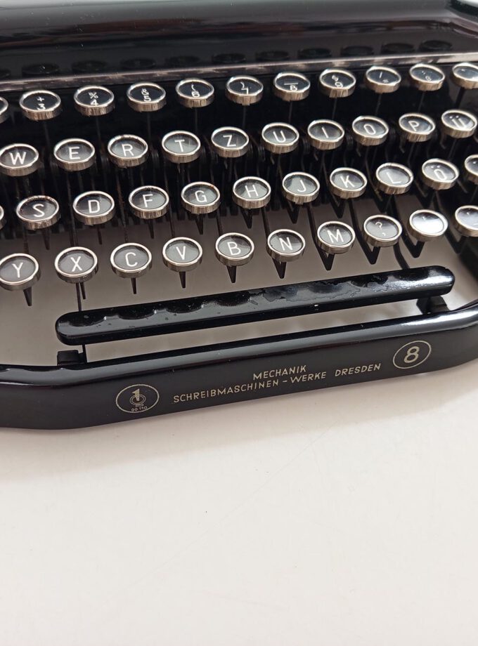 Vintage Old Erika Model 8 Typewriter