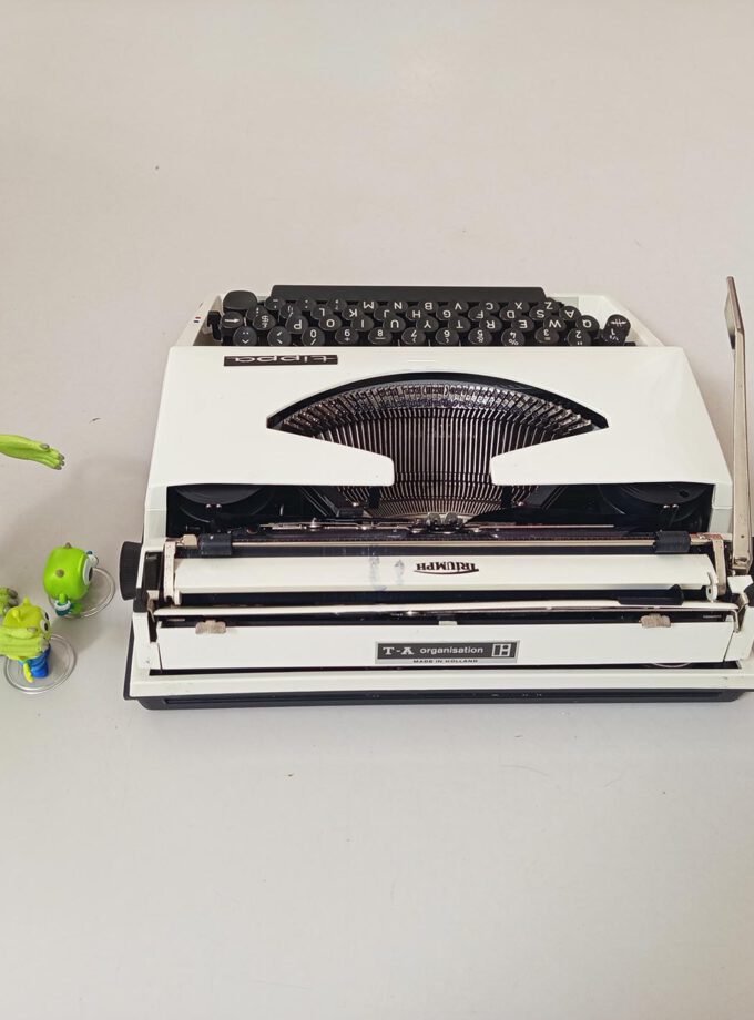 Vintage Tippa Triumph Typewriter Light