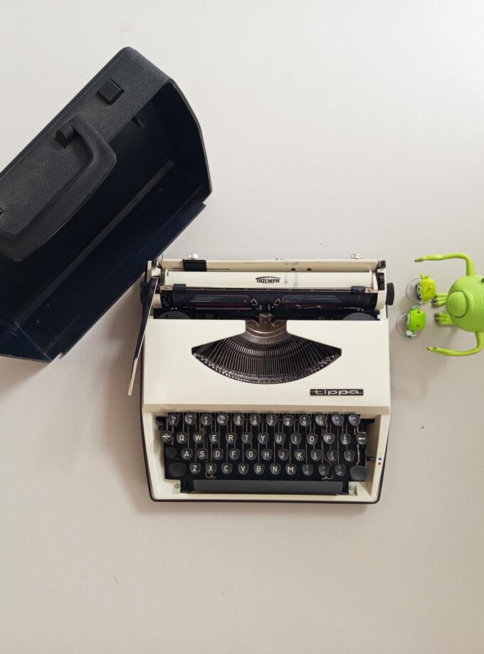 Vintage Tippa Triumph Typewriter Light