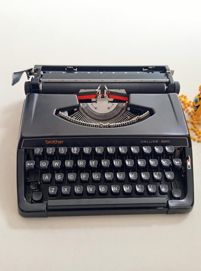 Brother Black Deluxe 220 Typewriter Dark