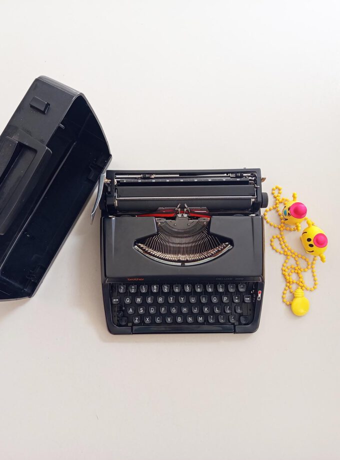Brother Black Deluxe 220 Typewriter Dark