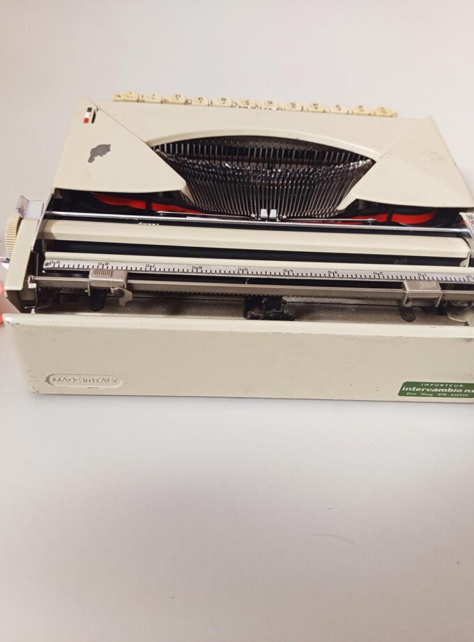 Portable Everest Vintage Typewriter