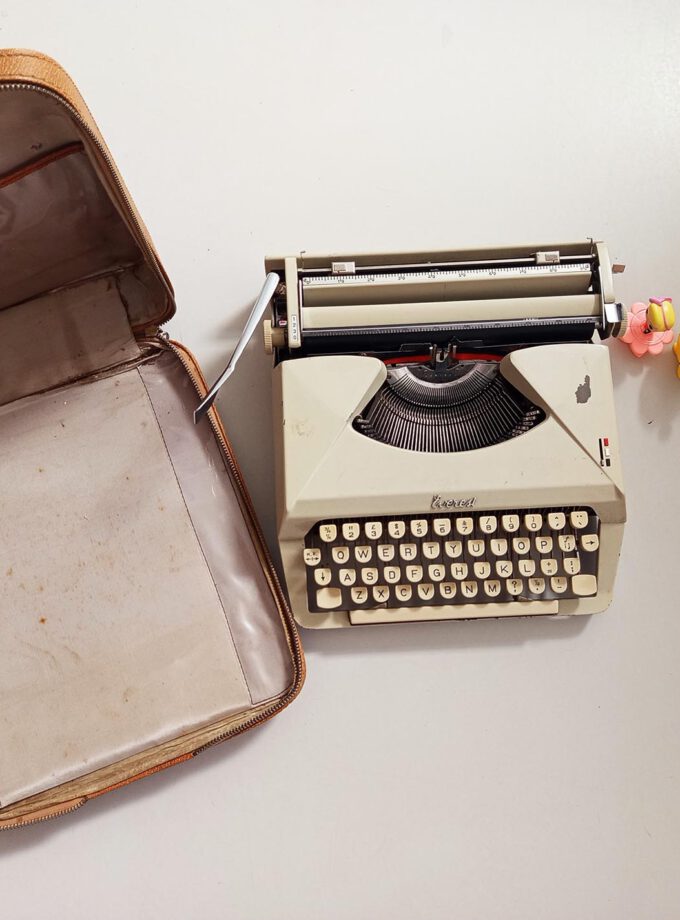 Portable Everest Vintage Typewriter