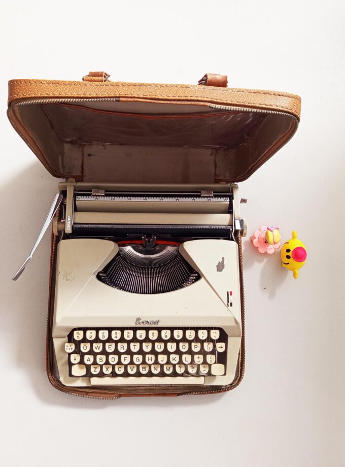 Portable Everest Vintage Typewriter