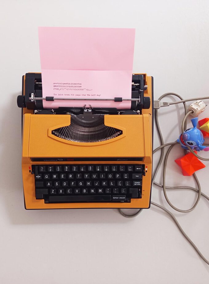 Electric Typewriter Ocher YELLOW Vendex 3600 Electric