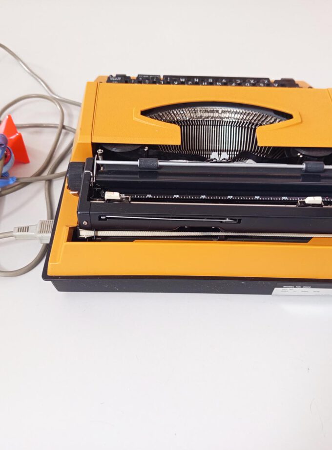 Electric Typewriter Ocher YELLOW Vendex 3600 Electric