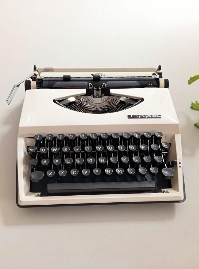 Vintage Tippa Triumph Typewriter Light