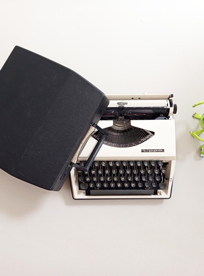 Vintage Tippa Triumph Typewriter Light
