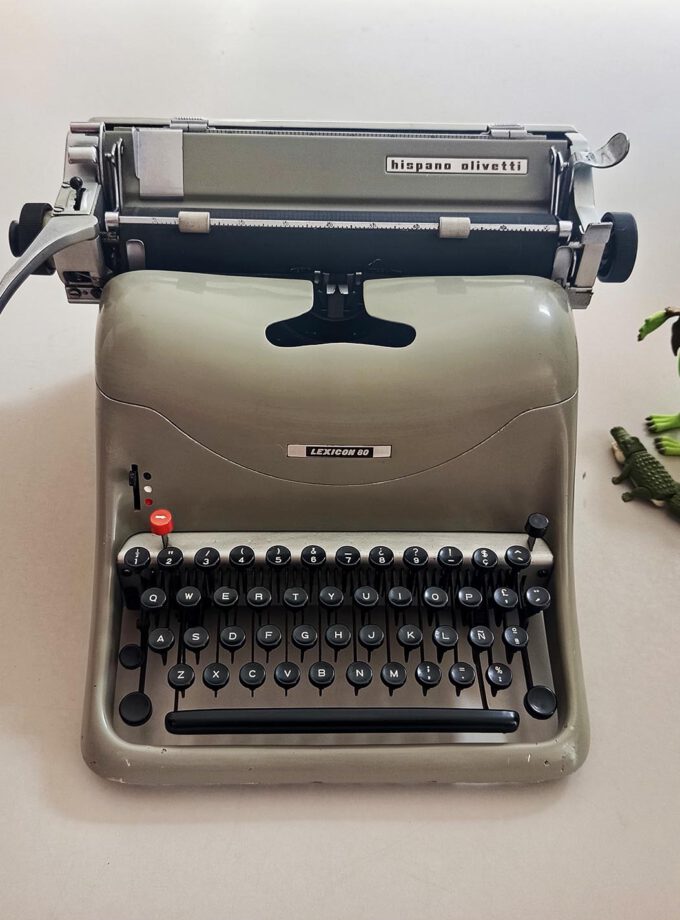 Vintage Olivetti Hispano Lexicon Typewriter