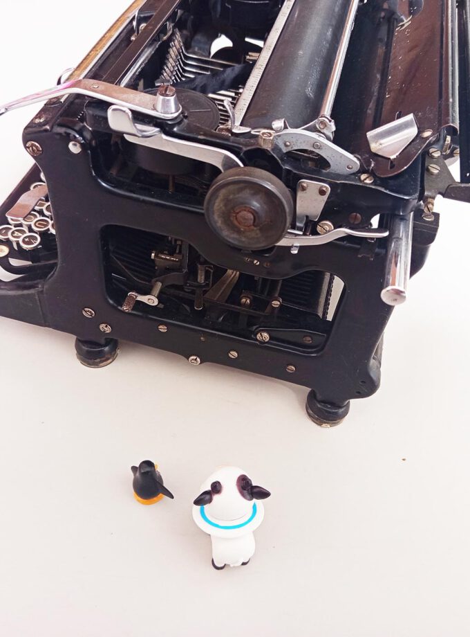 Vintage Old Black Wanderer Typewriter