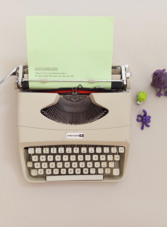Vintage Underwood 18 Typewriter