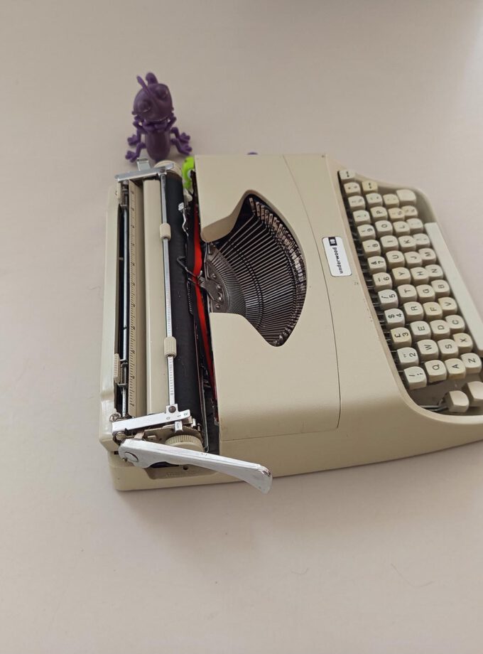 Vintage Underwood 18 Typewriter