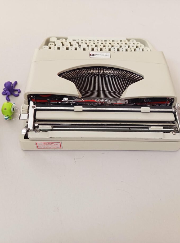 Vintage Underwood 18 Typewriter