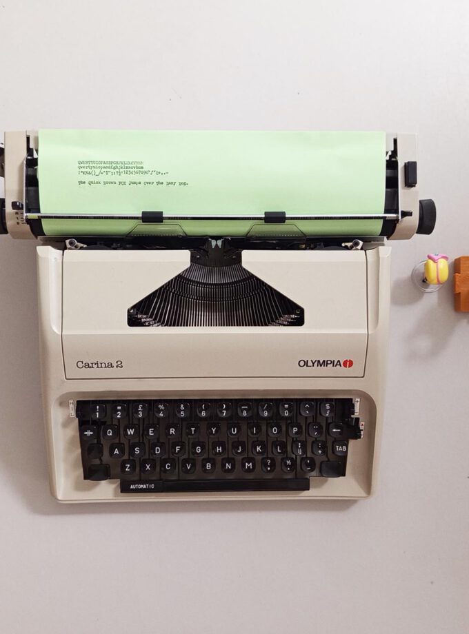 Olympia Carina 2 Typewriter Elite