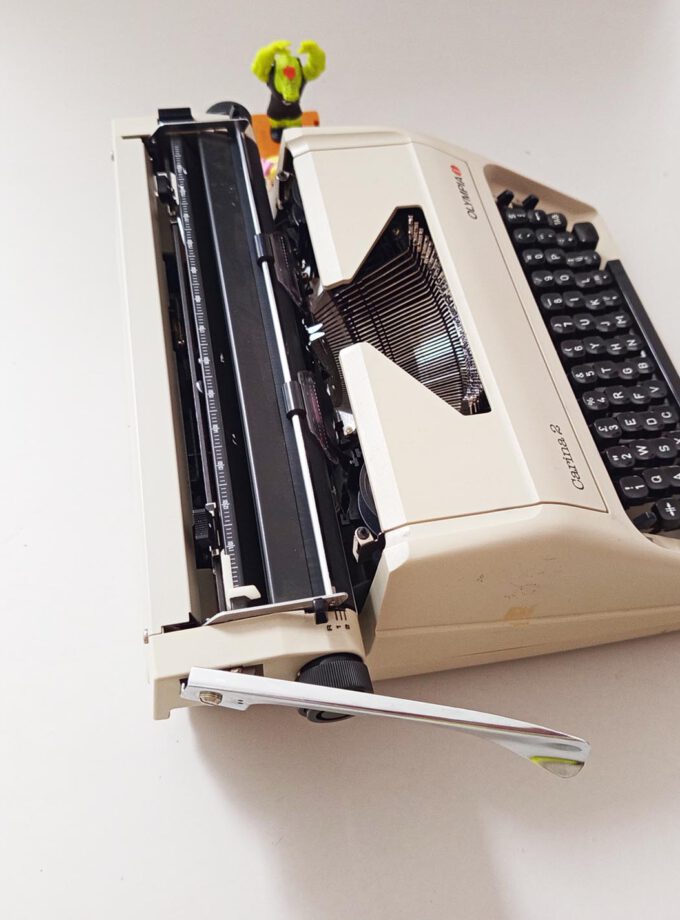 Olympia Carina 2 Typewriter Elite