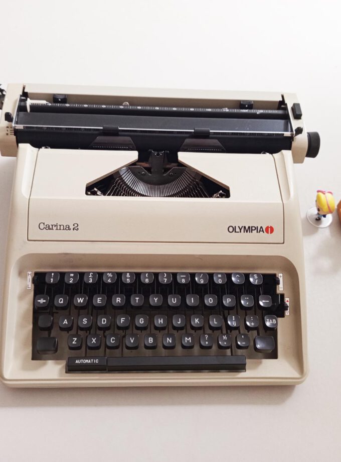 Olympia Carina 2 Typewriter Elite